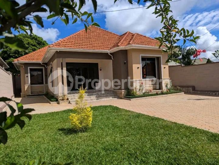 3 bedroom Bungalow Apartment for sale Bwya kajjansi Kampala Central Kampala Central - 9