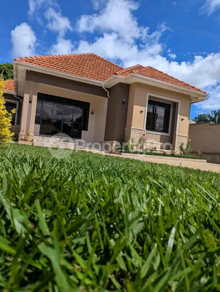 3 bedroom Bungalow Apartment for sale Bwya kajjansi Kampala Central Kampala Central - 3