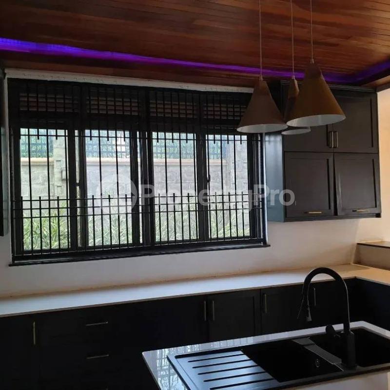 5 bedroom Villa for sale kira nabusugwe Kira Wakiso Central - 4