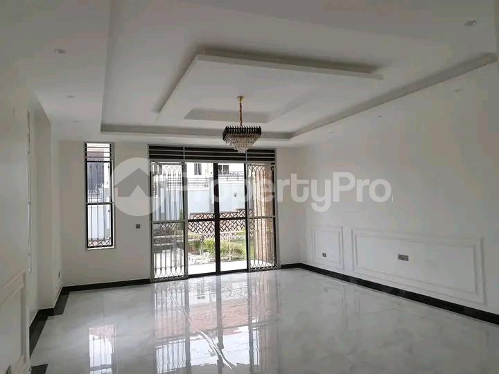 6 bedroom Bungalow Apartment for sale Kira kito Kampala Central Kampala Central - 2