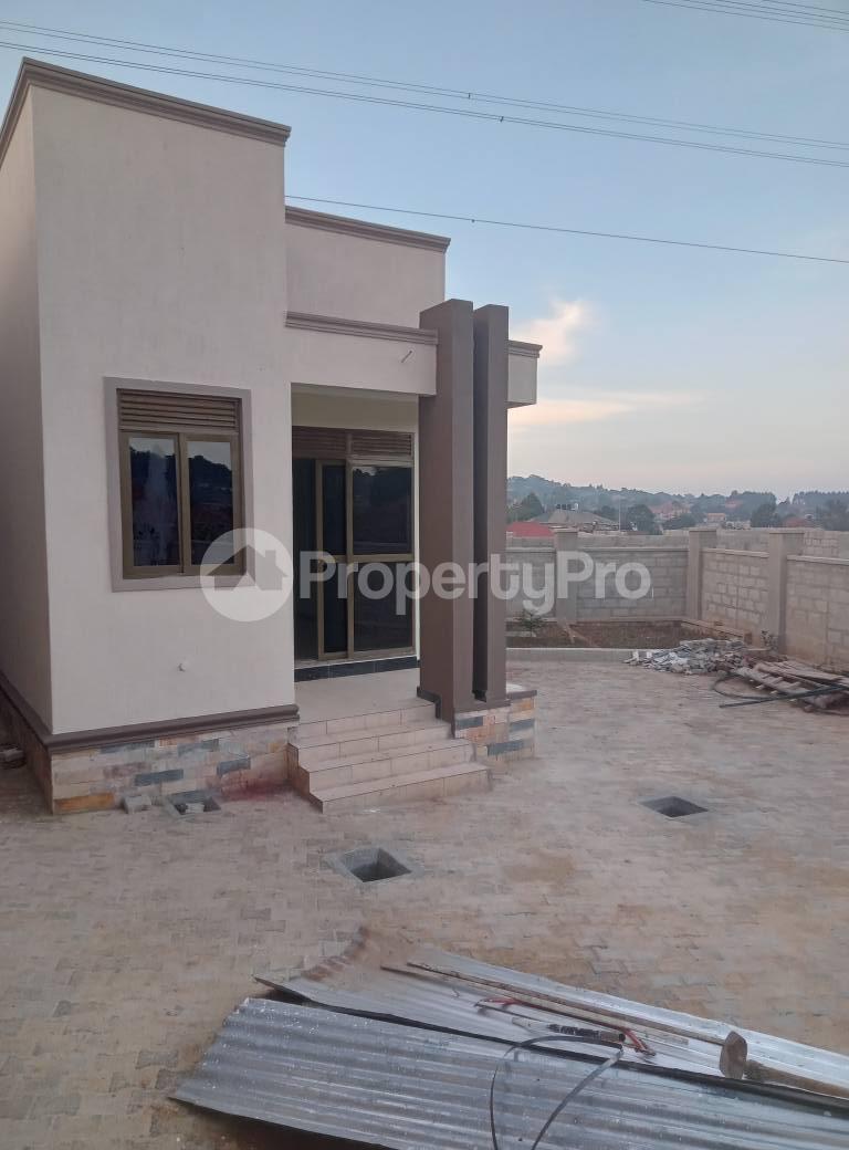 1 bedroom mini flat  Bungalow Apartment for rent namugongo sonde Wakiso Central - 5