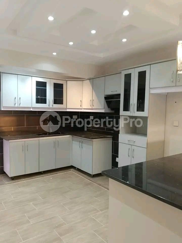2 bedroom Apartment Block Apartment for rent bugoloobi road Kampala Central - 5