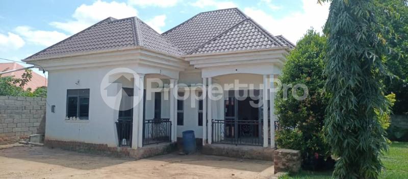 3 bedroom Villa for sale Bujjuko mityana road  Nsangi Wakiso Central - 0