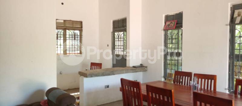 3 bedroom Villa for sale Bujjuko mityana road  Nsangi Wakiso Central - 5