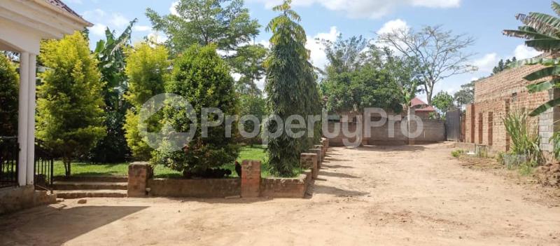 3 bedroom Villa for sale Bujjuko mityana road  Nsangi Wakiso Central - 3
