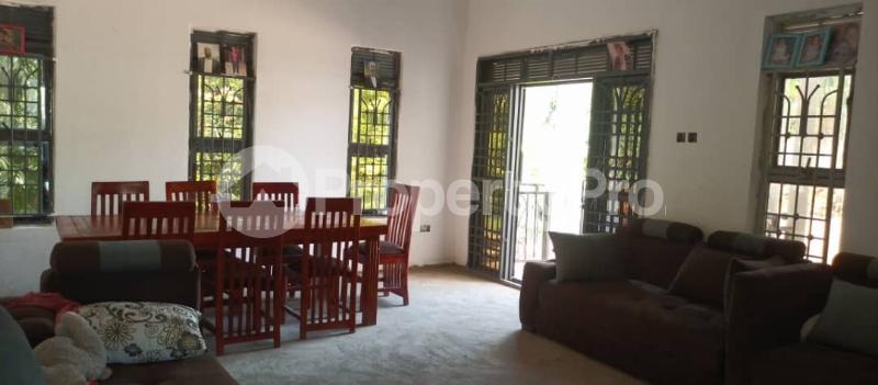 3 bedroom Villa for sale Bujjuko mityana road  Nsangi Wakiso Central - 12