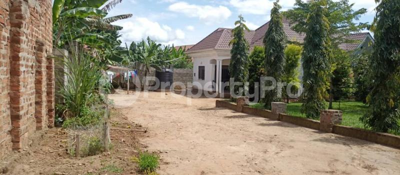 3 bedroom Villa for sale Bujjuko mityana road  Nsangi Wakiso Central - 7