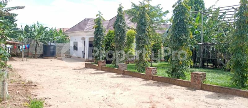 3 bedroom Villa for sale Bujjuko mityana road  Nsangi Wakiso Central - 1