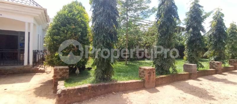 3 bedroom Villa for sale Bujjuko mityana road  Nsangi Wakiso Central - 2
