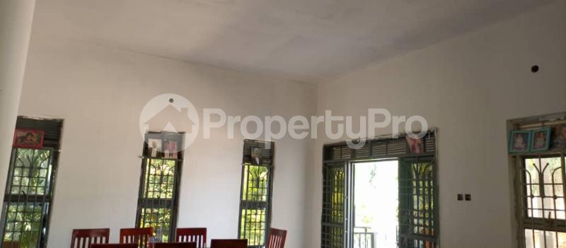 3 bedroom Villa for sale Bujjuko mityana road  Nsangi Wakiso Central - 11
