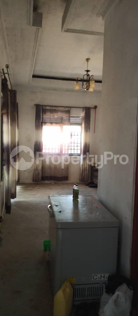 3 bedroom Villa for sale Bujjuko mityana road  Nsangi Wakiso Central - 4