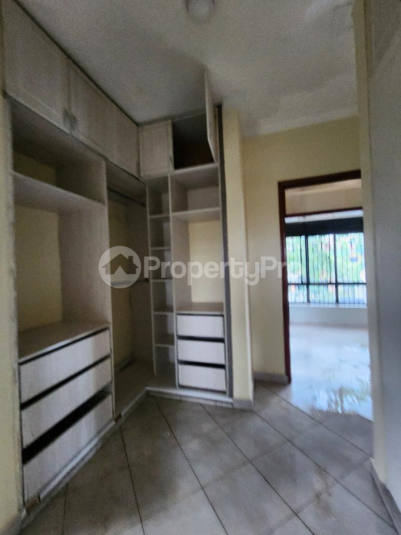 4 bedroom Villa for rent Bukasa road Makindye Kampala Central - 1