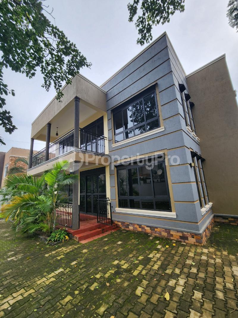 4 bedroom Villa for rent Bukasa road Makindye Kampala Central - 0