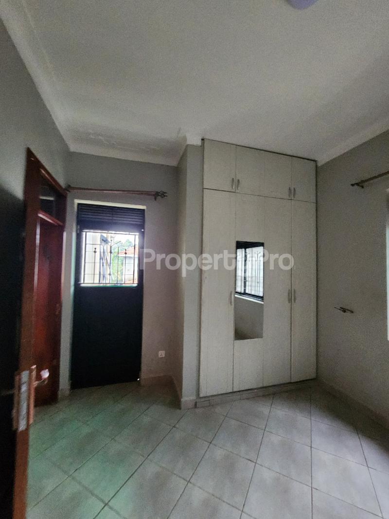 4 bedroom Villa for rent Bukasa road Makindye Kampala Central - 4