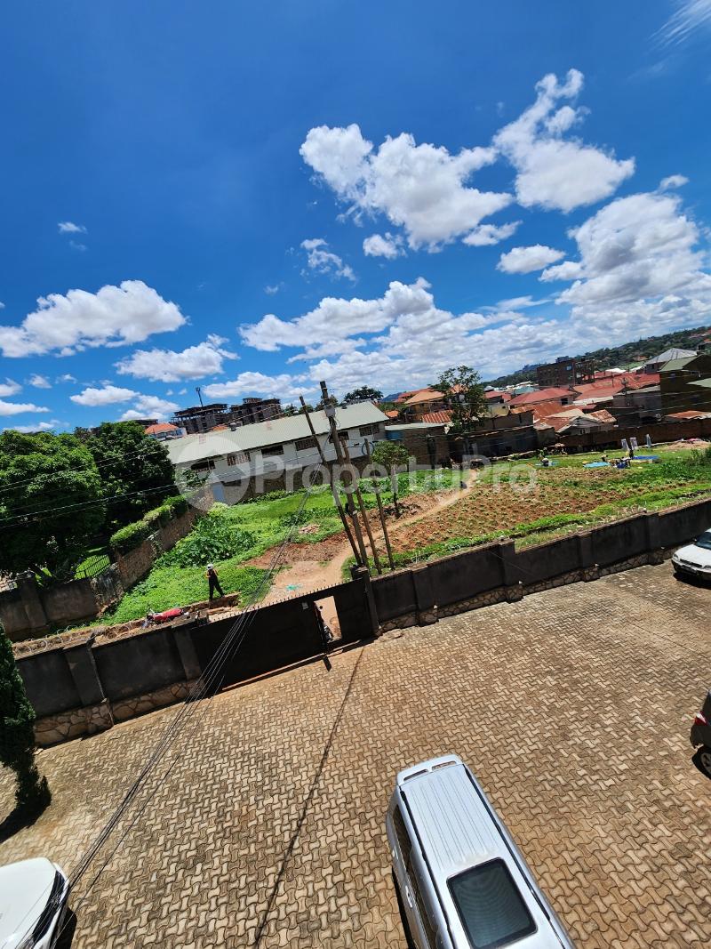 2 bedroom Apartment for rent Bukasa road Makindye Kampala Central - 1