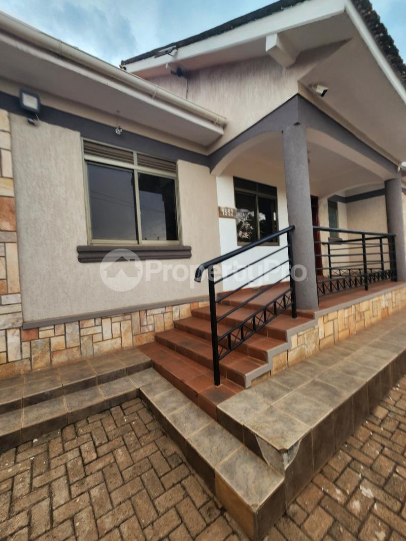 2 bedroom Villa for rent Kinyolo road Makindye Kampala Central - 1