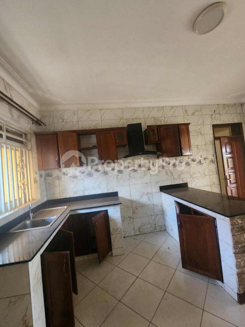 3 bedroom Apartment for rent Kikujuko road Makindye Kampala Central - 2