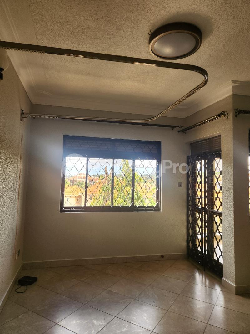 3 bedroom Villa for rent Bukasa road Makindye Kampala Central - 10