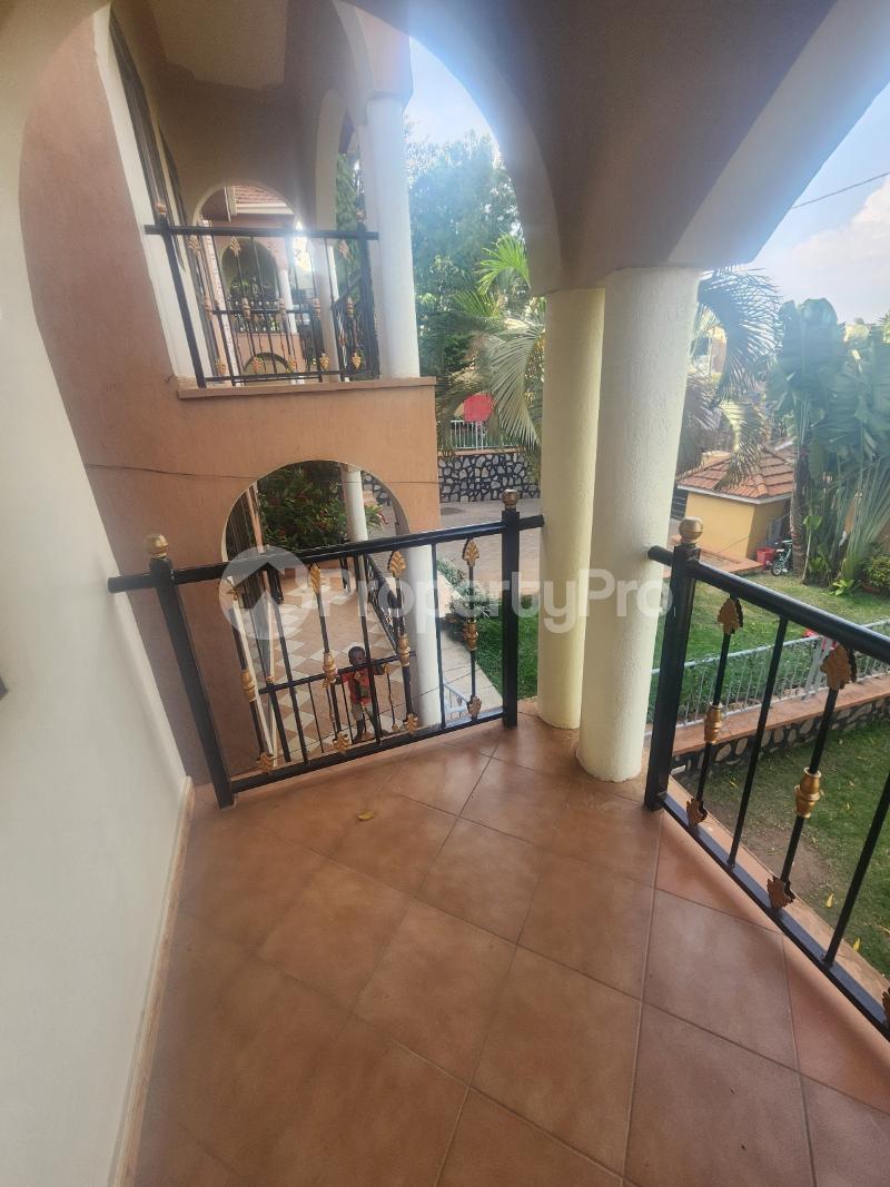 3 bedroom Villa for rent Bukasa road Makindye Kampala Central - 1