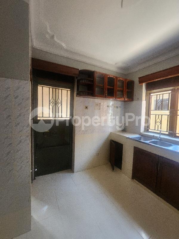 4 bedroom Villa for rent Kinyolo road Kampala Central - 2