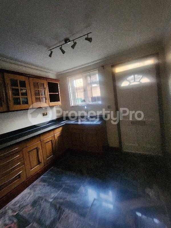 5 bedroom Villa for rent Kinyolo road Makindye Kampala Central - 5