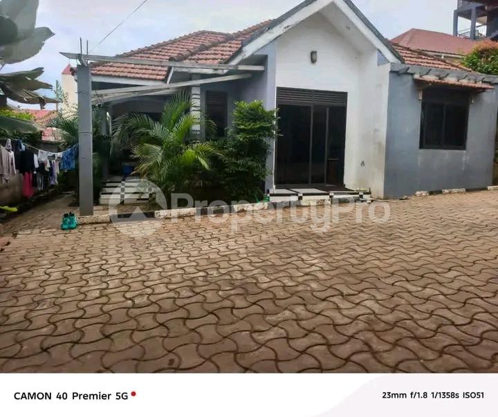 3 bedroom Bungalow Apartment for sale Najjera road  Kampala Central Kampala Central - 1