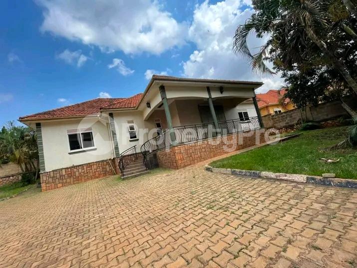 5 bedroom Bungalow Apartment for sale Naalya road  Kampala Central - 1