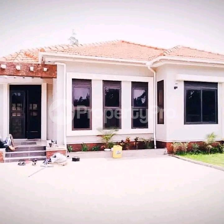 3 bedroom Bungalow Apartment for sale Kira road  Kira Wakiso Central - 4