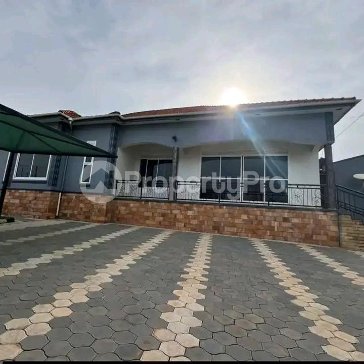 4 bedroom Bungalow Apartment for sale Naalya road Kampala Central Kampala Central - 4