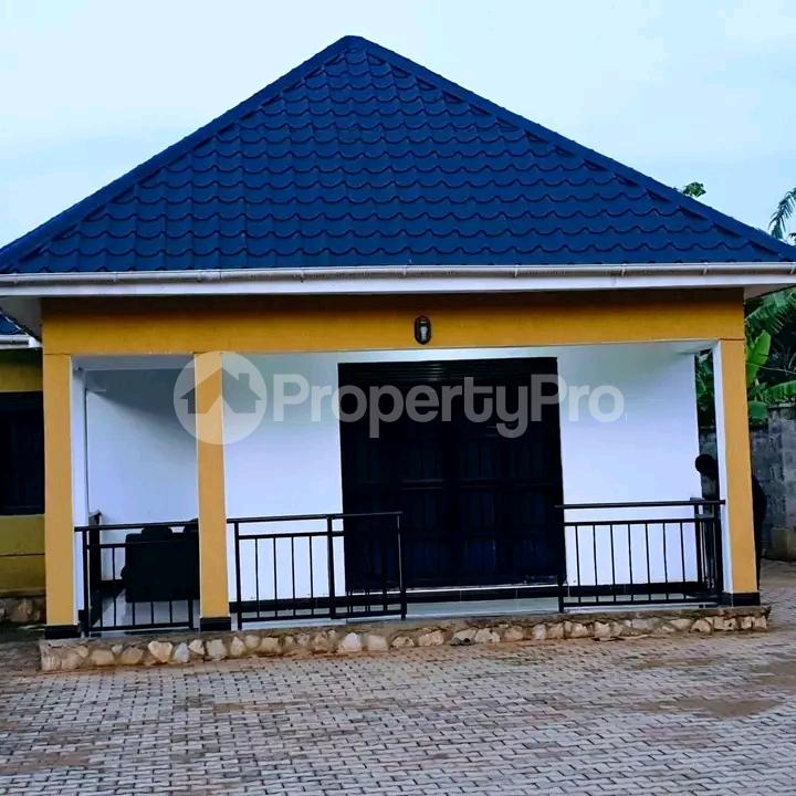 3 bedroom Bungalow Apartment for sale Ntinda road  Kampala Central Kampala Central - 3