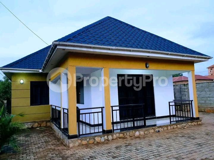 4 bedroom Bungalow Apartment for sale Namugongo road  Kampala Central Kampala Central - 1