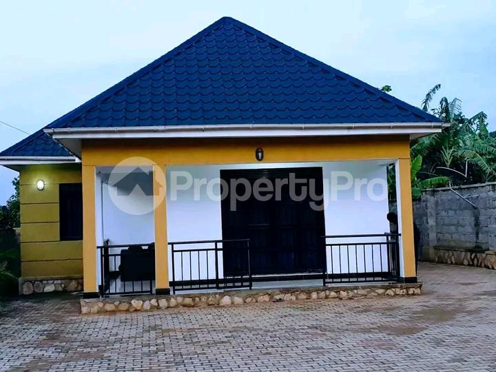 4 bedroom Bungalow Apartment for sale Namugongo road  Kampala Central Kampala Central - 0