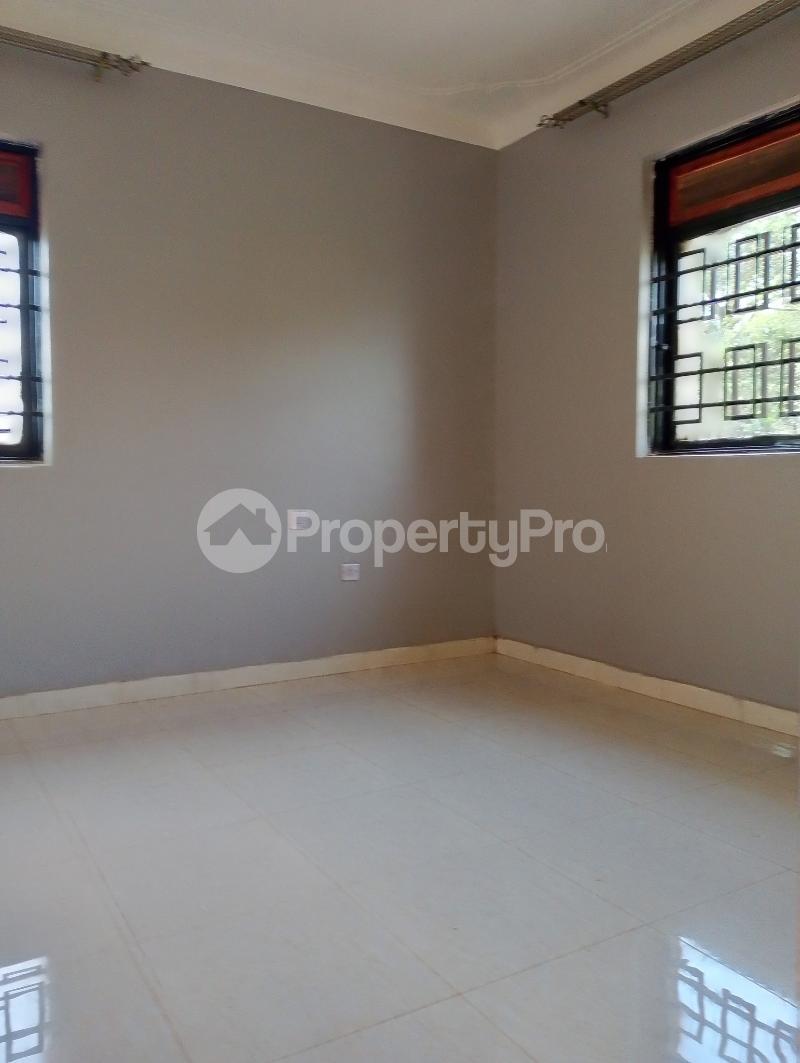 2 bedroom Apartment Block Apartment for rent buwaate road Wakiso Central - 8