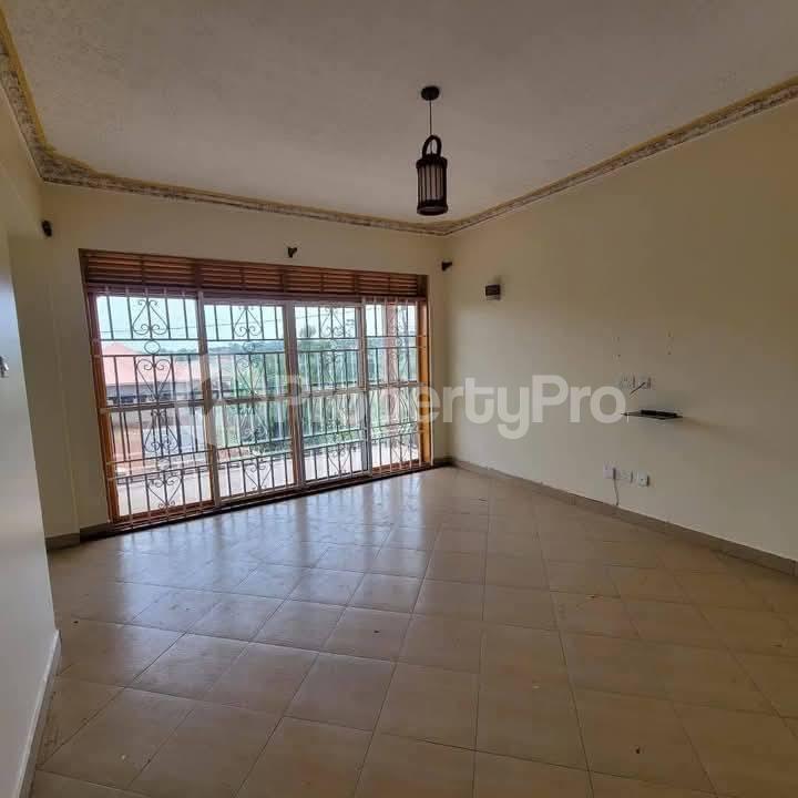 2 bedroom Apartment Block Apartment for rent buwaate road Wakiso Central - 2