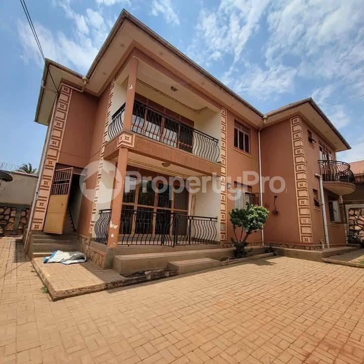 2 bedroom Apartment Block Apartment for rent buwaate road Wakiso Central - 3
