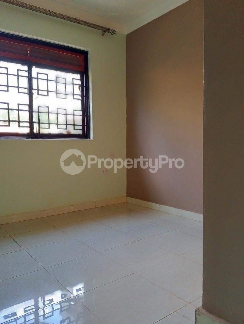 2 bedroom Apartment Block Apartment for rent buwaate road Wakiso Central - 4
