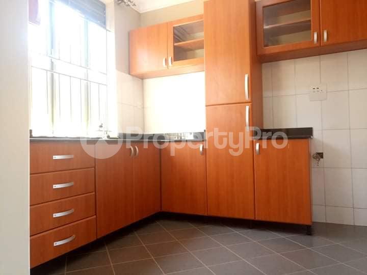 2 bedroom Apartment Block Apartment for rent buwaate road Kampala Central - 4