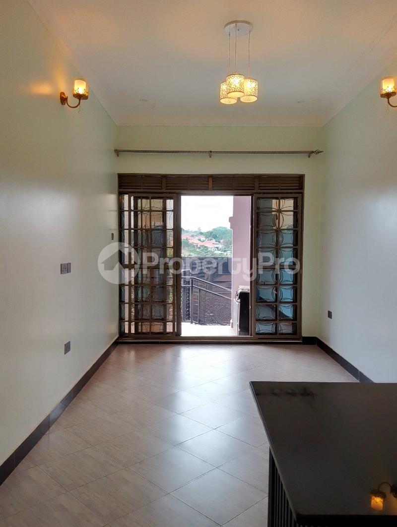 2 bedroom Apartment Block Apartment for rent buwaate road Wakiso Central - 6