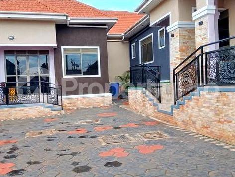 2 bedroom Bungalow Apartment for rent buwaate road Wakiso Central - 4