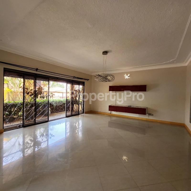 4 bedroom Apartment Block Apartment for rent Buwaate road  Wakiso Central - 3