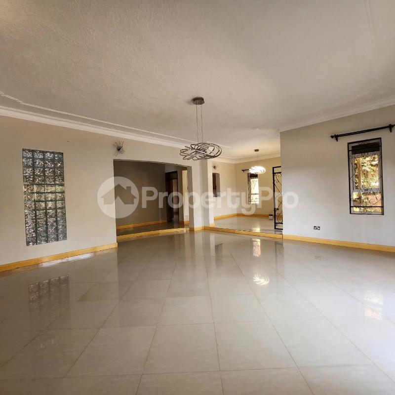 4 bedroom Apartment Block Apartment for rent Buwaate road  Wakiso Central - 5