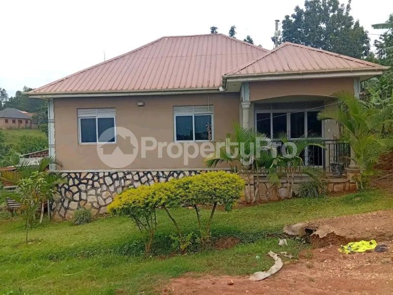 3 bedroom Villa for sale Kasangati buwambo Gayaza Wakiso Central - 2