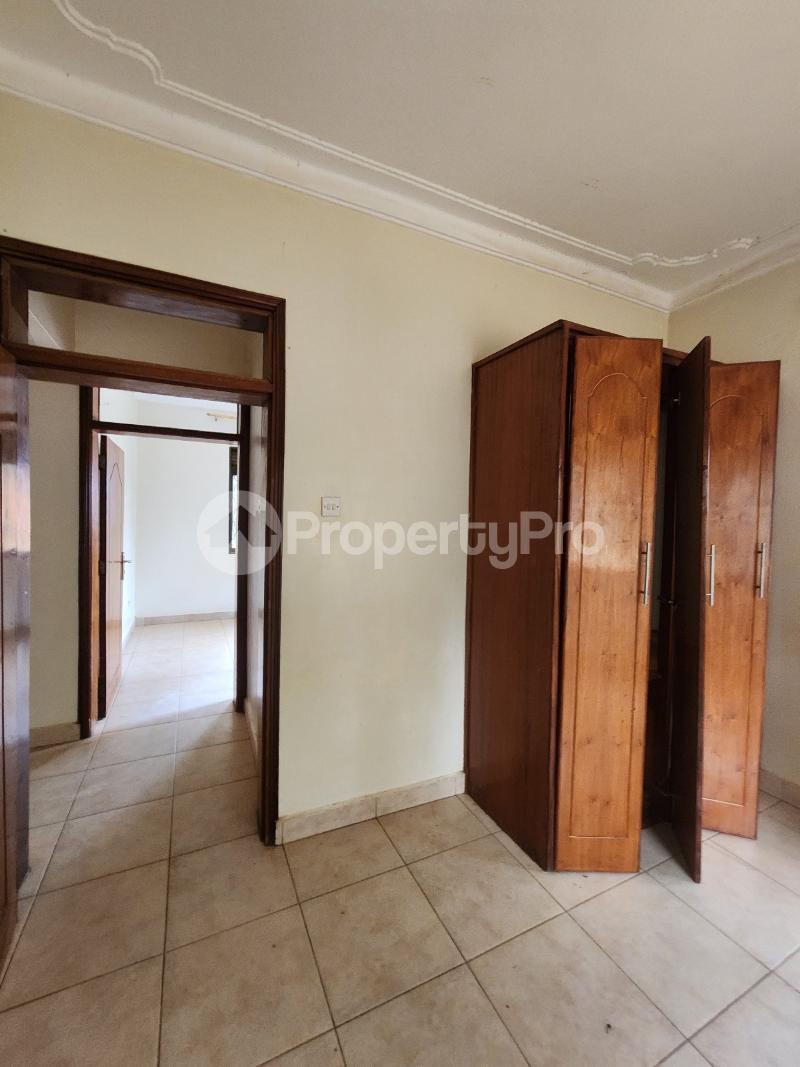 5 bedroom Villa for rent Lukuli road Makindye Kampala Central - 1