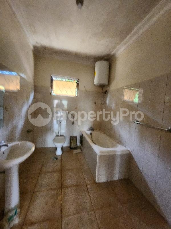 5 bedroom Villa for rent Lukuli road Makindye Kampala Central - 3