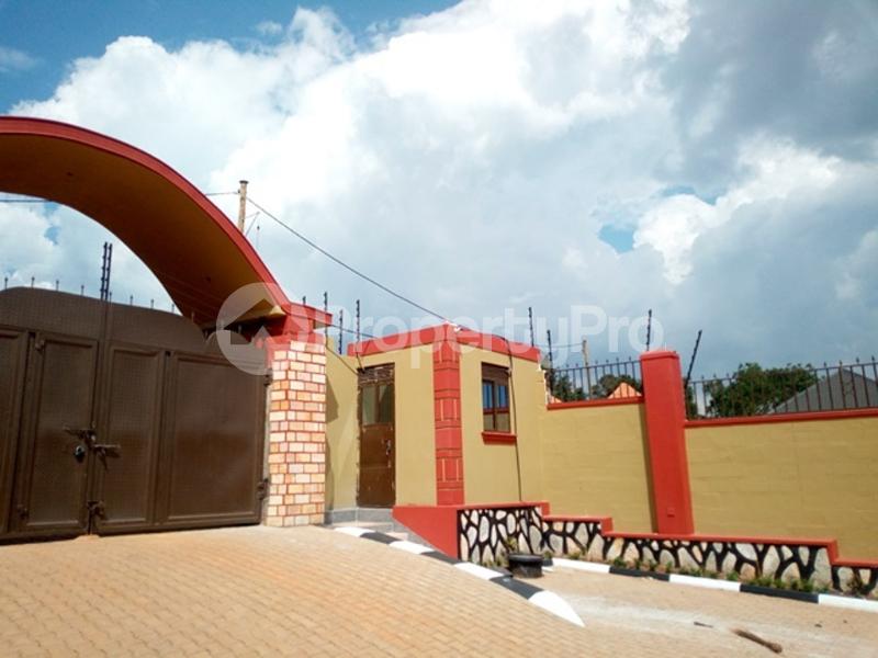 2 bedroom Apartment Block Apartment for rent Bweyogerere road Wakiso Central - 8