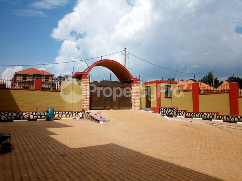 2 bedroom Apartment Block Apartment for rent Bweyogerere road Wakiso Central - 6