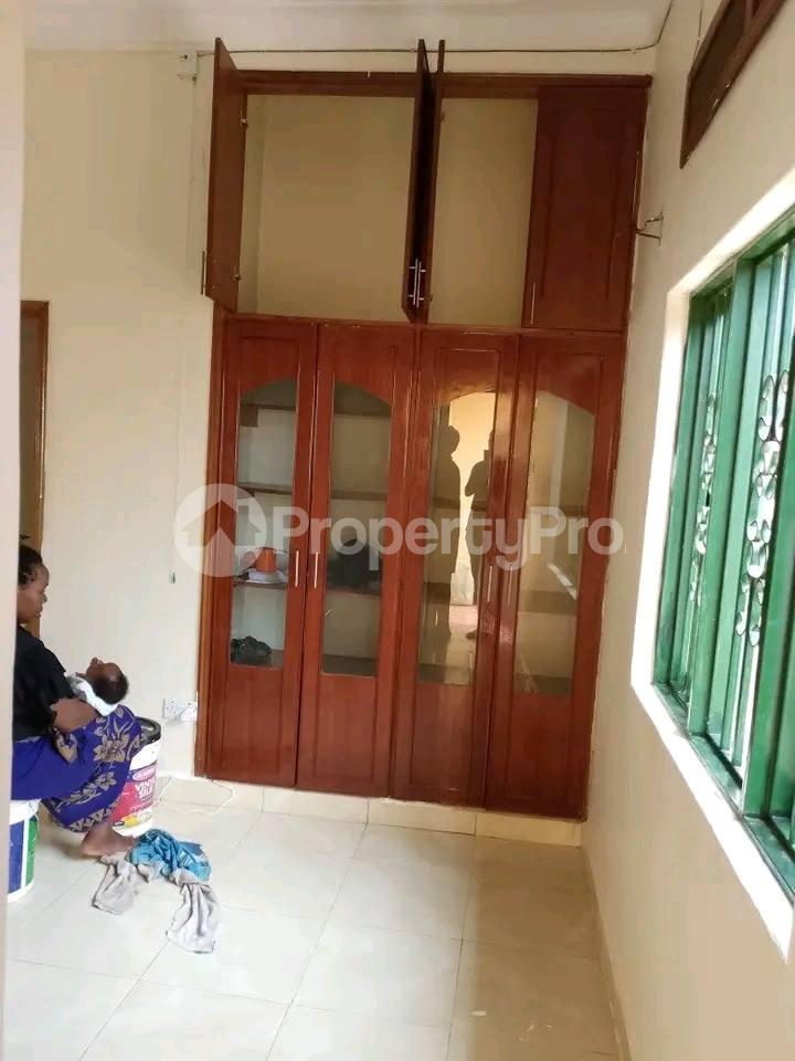 3 bedroom Bungalow Apartment for rent bweyogrere jinja road  Wakiso Central - 7