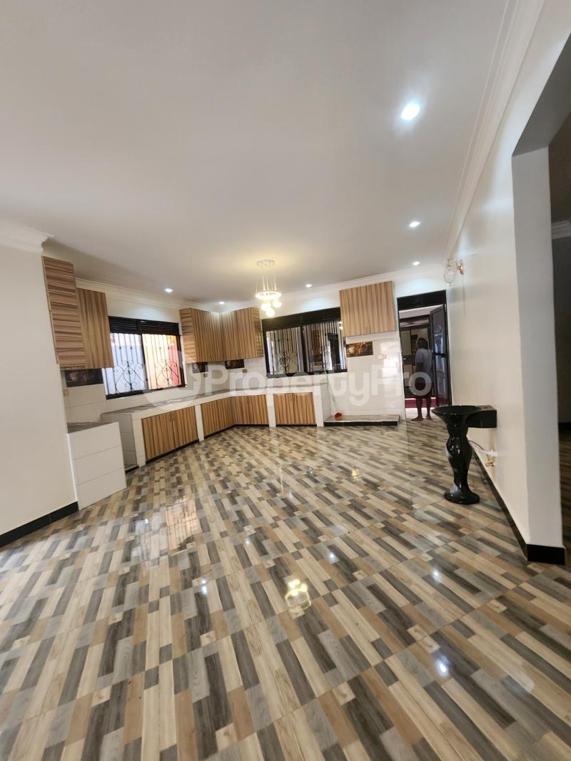 3 bedroom Villa for sale Kitende  Ssabagado-Makindye Wakiso Central - 2
