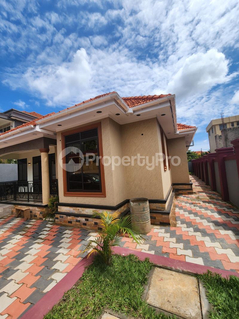 3 bedroom Villa for sale Kitende  Ssabagado-Makindye Wakiso Central - 0