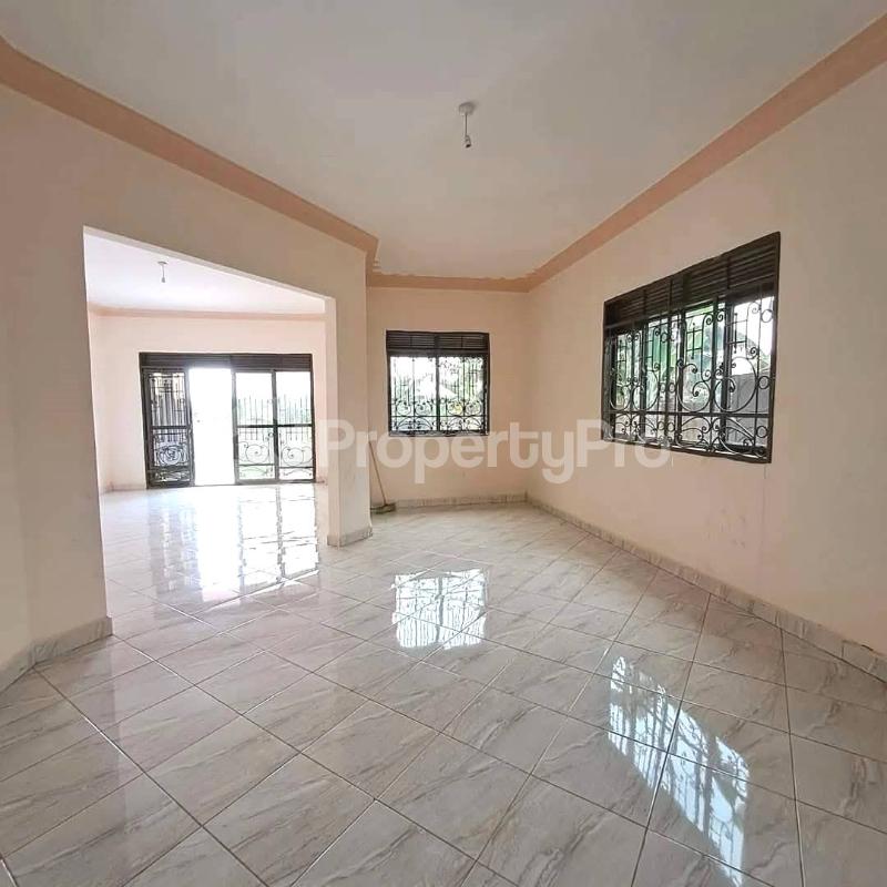 1 bedroom mini flat  Bungalow Apartment for rent bweyogerere road Wakiso Central - 0